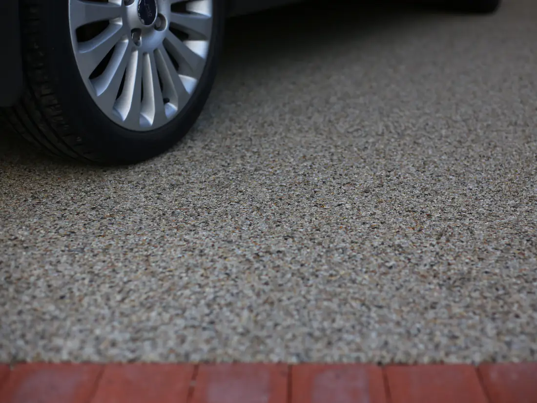 Resin bound surface detail